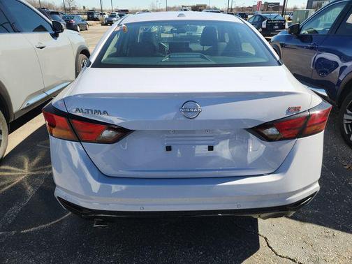 2025 Nissan Altima SR FWD