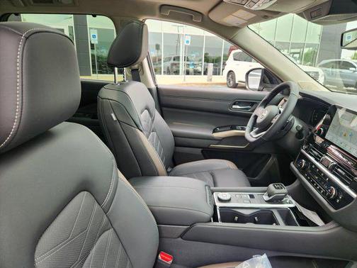 2025 Nissan Pathfinder Platinum 4WD