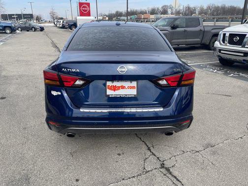 2022 Nissan Altima SR FWD