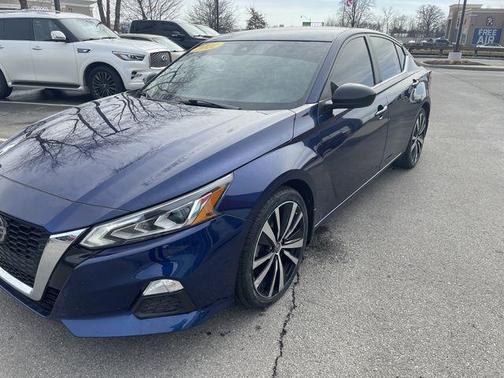 2022 Nissan Altima SR FWD