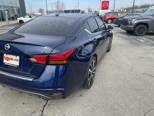 2022 Nissan Altima SR FWD