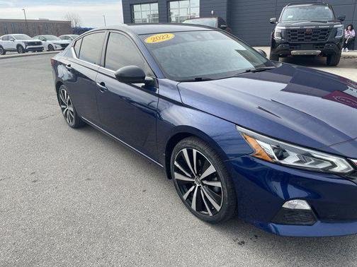 2022 Nissan Altima SR FWD