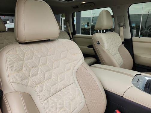 2025 Nissan Armada Platinum Reserve 4WD