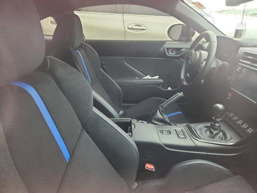 2025 Subaru BRZ tS