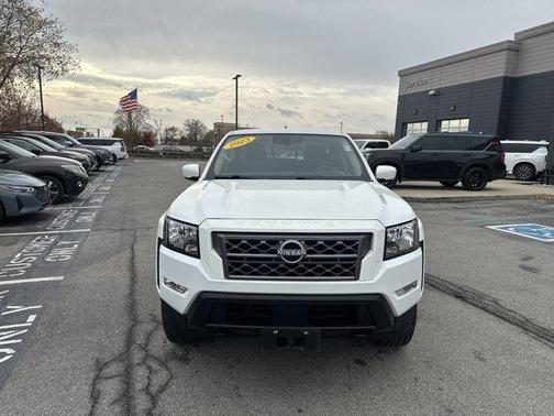 2023 Nissan Frontier SV