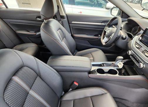2025 Nissan Altima SR FWD