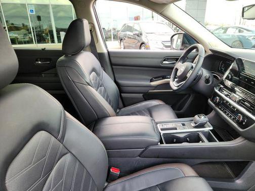 Green Pearl 2024 Nissan Pathfinder Platinum FWD