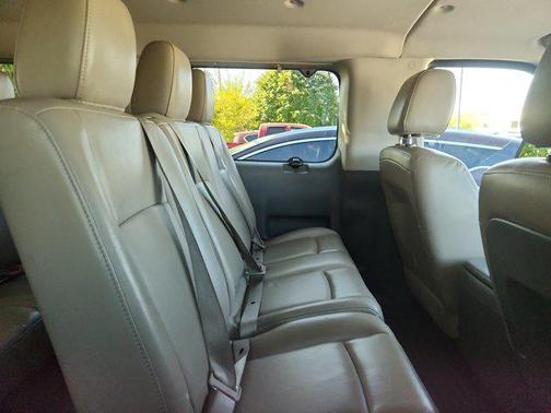 2018 Nissan NV Passenger NV3500 HD SL V8
