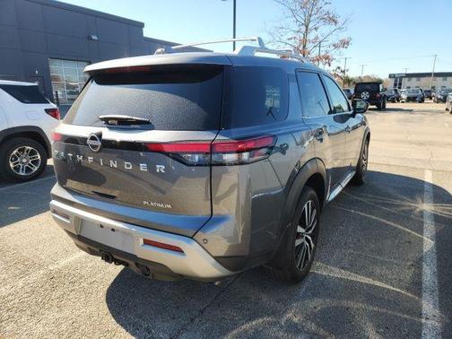 2025 Nissan Pathfinder Platinum FWD