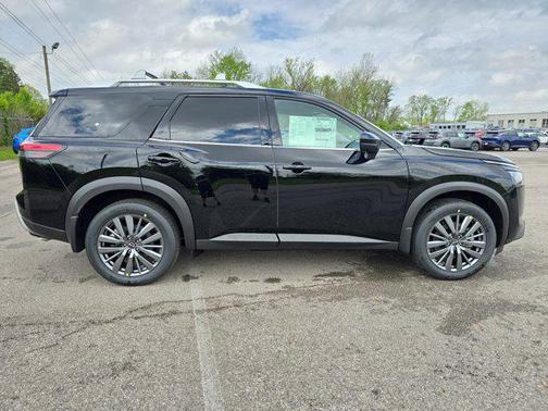 2025 Nissan Pathfinder SL 4WD