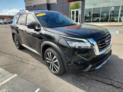 2024 Nissan Pathfinder Platinum FWD