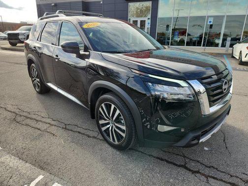 2025 Nissan Pathfinder Platinum 4WD