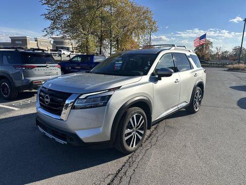 2024 Nissan Pathfinder Platinum FWD