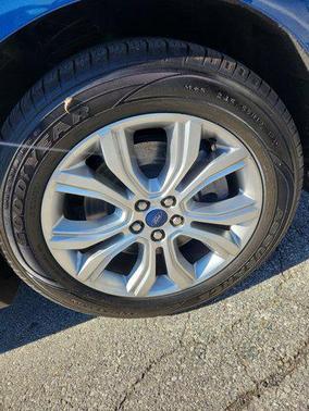 2021 Ford Edge Titanium