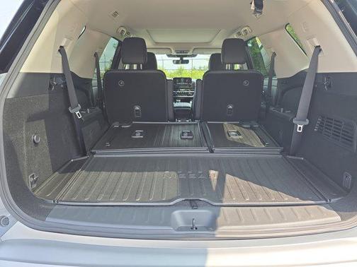 2025 Nissan Pathfinder Platinum 4WD