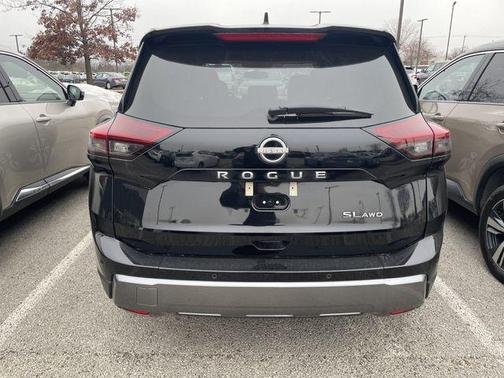 2025 Nissan Rogue SL