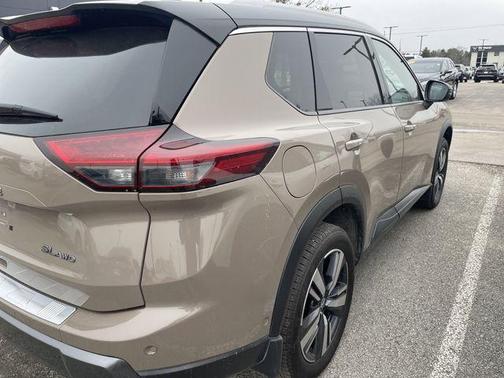 2025 Nissan Rogue SL