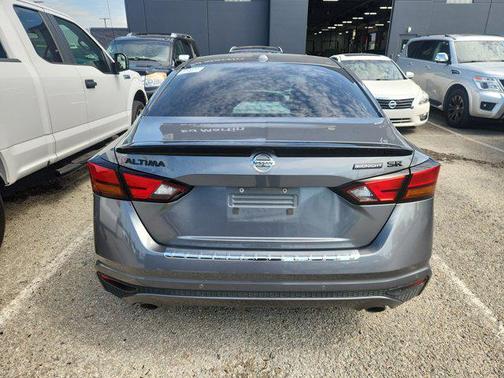 2022 Nissan Altima SR FWD