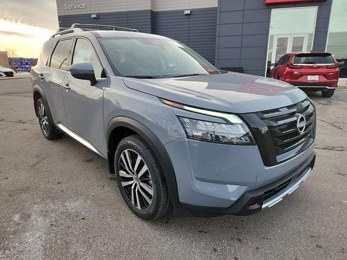 2025 Nissan Pathfinder Platinum 4WD