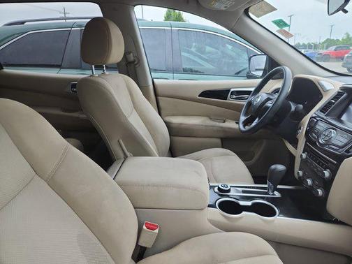 2017 Nissan Pathfinder S
