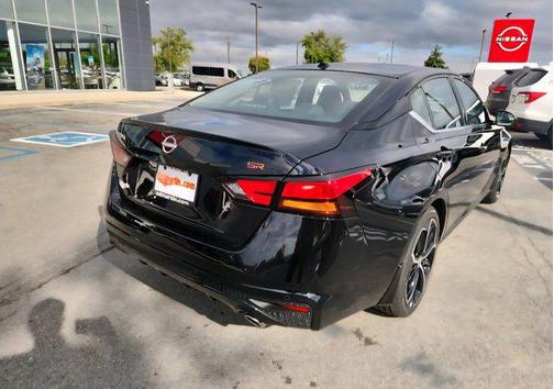 2025 Nissan Altima SR FWD