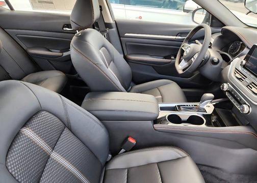 2025 Nissan Altima SR FWD