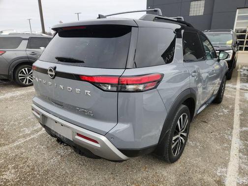 2023 Nissan Pathfinder Platinum 4WD
