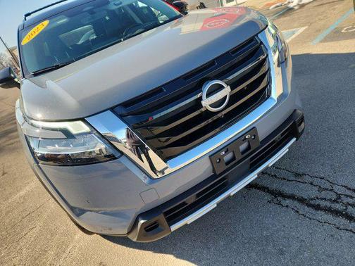2023 Nissan Pathfinder Platinum 4WD