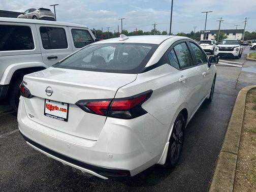 Aspen White 2025 Nissan Versa 1.6 SV