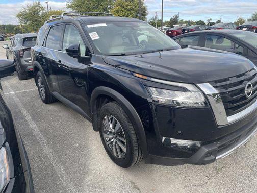 2024 Nissan Pathfinder SL FWD
