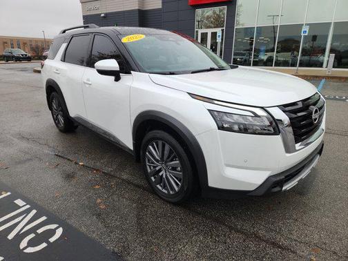 2025 Nissan Pathfinder SL 4WD