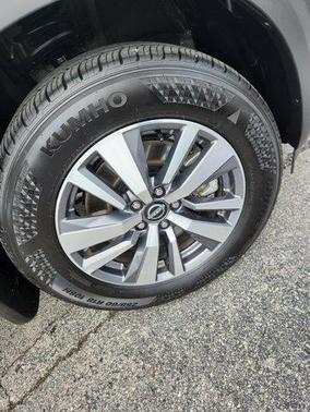 2024 Nissan Pathfinder SL FWD