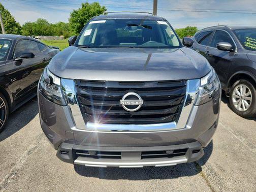 2024 Nissan Pathfinder SL FWD