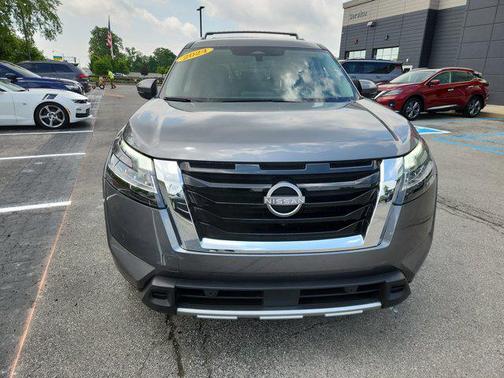 2024 Nissan Pathfinder SL FWD