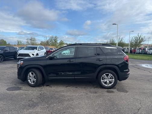 Ebony Twilight Metallic 2023 GMC Terrain SLE