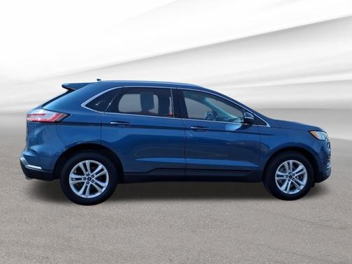 Blue Metallic 2019 Ford Edge SEL