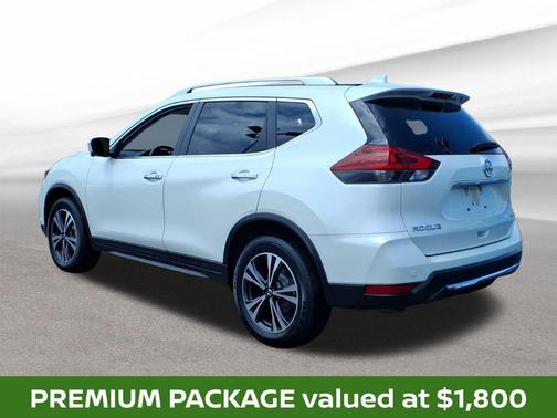 Pearl White Tricoat 2019 Nissan Rogue SV