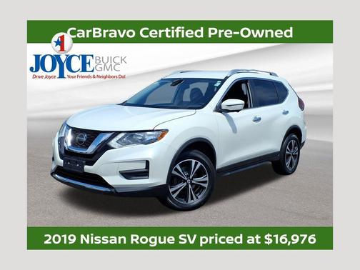 Pearl White Tricoat 2019 Nissan Rogue SV