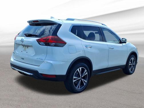 Pearl White Tricoat 2019 Nissan Rogue SV