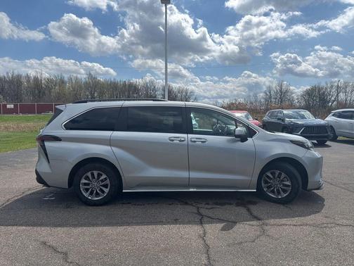 Celestial Silver Metallic 2024 Toyota Sienna XLE