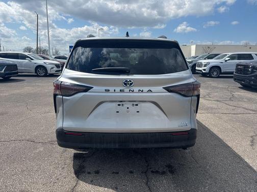 Celestial Silver Metallic 2024 Toyota Sienna XLE