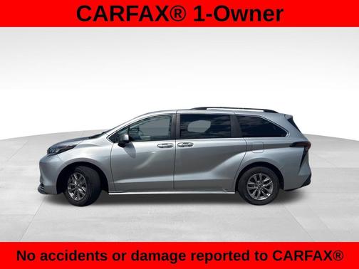 2024 Toyota Sienna XLE