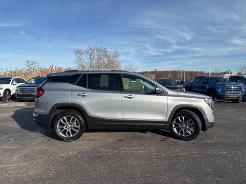 2023 GMC Terrain SLT