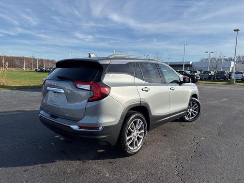 2023 GMC Terrain SLT