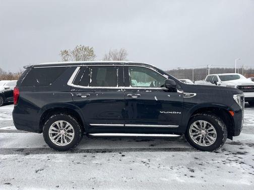 2023 GMC Yukon SLT