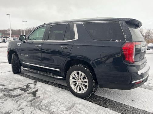 2023 GMC Yukon SLT