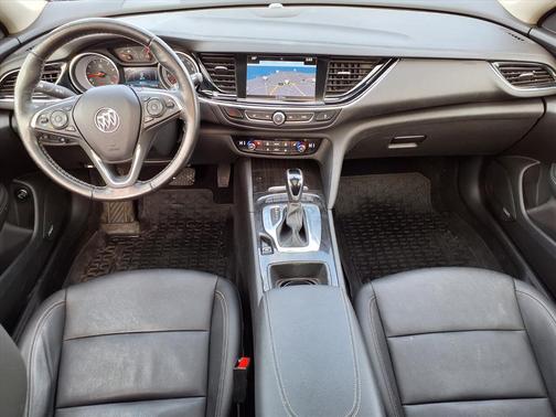 2018 Buick Regal TourX Essence