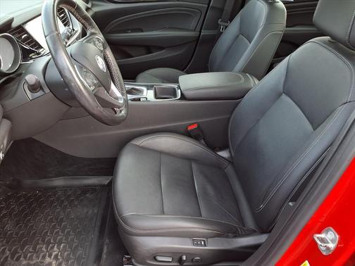 2018 Buick Regal TourX Essence