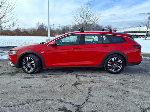 2018 Buick Regal TourX Essence