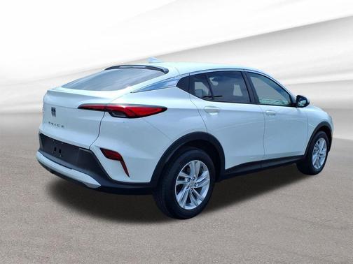 Summit White 2024 Buick Envista Preferred